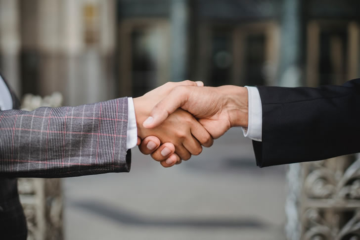 Find Out How to Make a Lasting Impression with Your Handshake